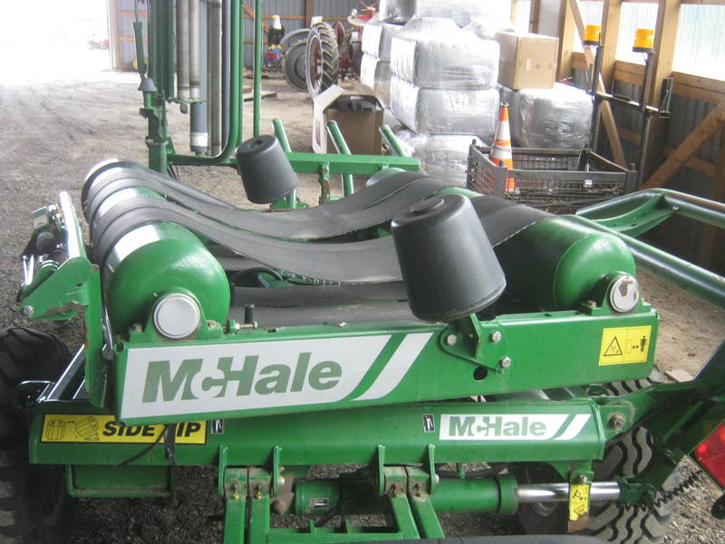 Hay Equipment  McHale 991 Highspeed Bale Wrapper Photo